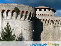 Un torrione della fortezza Firmafede